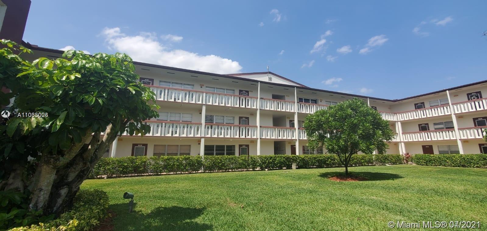 385 Fanshaw J, Unit J Boca Raton, FL 33434 - Photo 4 of 18