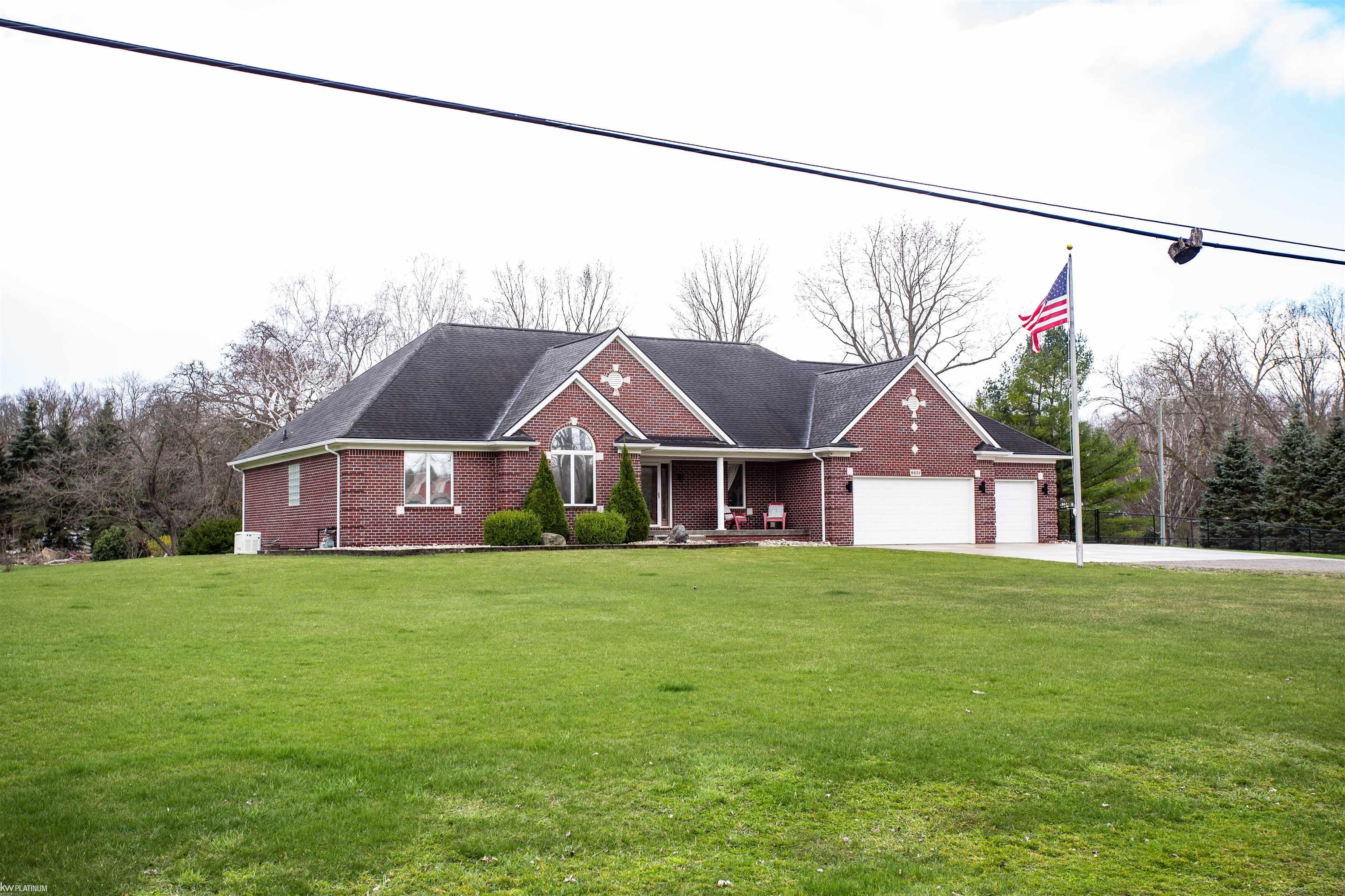 6431 Genaw Road Algonac, MI 48001 - Photo 2 of 65 50137941-183b0976-6067-4898-8a18-3e8a4ec73331.JPG