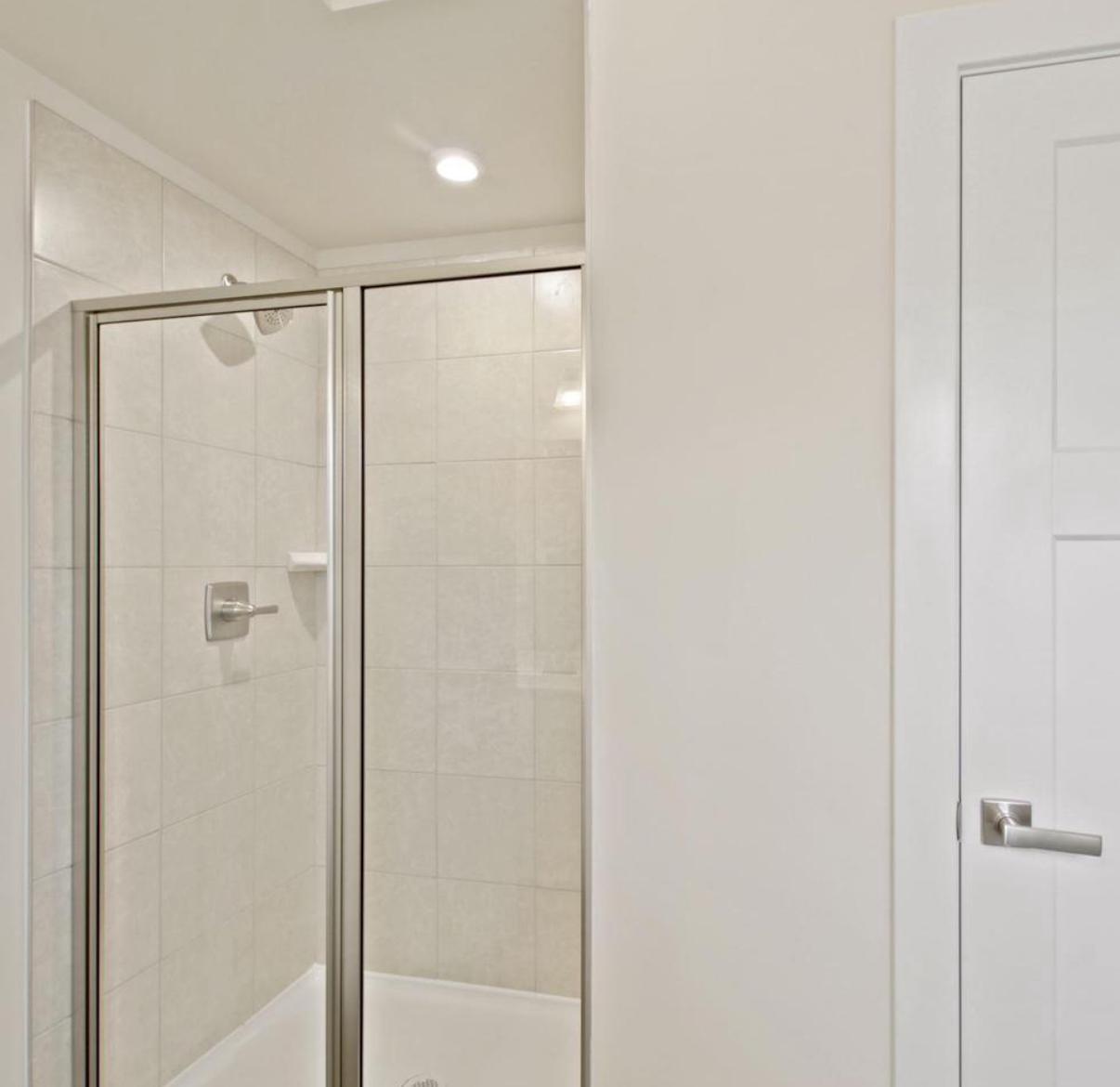10010 Ruffian Way, Unit R Laurel, MD 20723 - Photo 30 of 32 Stand up shower