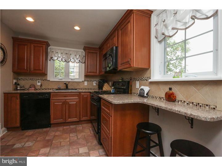 568 Pedley Road Philadelphia, PA 19128 - Photo 7 of 25 Kitchen
