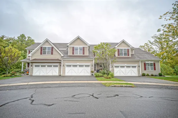 $549,000 | 11 Poplar Drive, Unit 11, Prospect, CT 06712