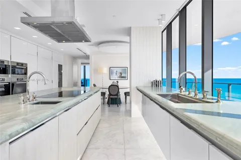 $10,750,000 | 19575 Collins Avenue, Unit 6, Sunny Isles Beach, FL 33160