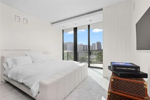 $10,750,000 | 19575 Collins Avenue, Unit 6, Sunny Isles Beach, FL 33160