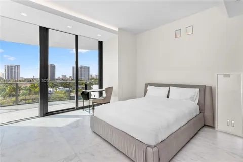 $10,750,000 | 19575 Collins Avenue, Unit 6, Sunny Isles Beach, FL 33160