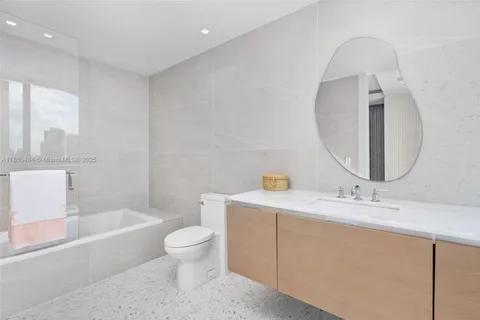 $10,750,000 | 19575 Collins Avenue, Unit 6, Sunny Isles Beach, FL 33160