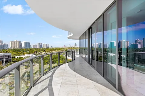 $10,750,000 | 19575 Collins Avenue, Unit 6, Sunny Isles Beach, FL 33160