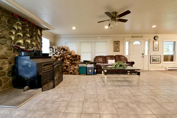 $1,200,000 | 454-456 Vliet St Extension, Colonie, NY 12047