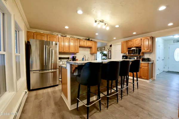 $1,200,000 | 454-456 Vliet St Extension, Colonie, NY 12047