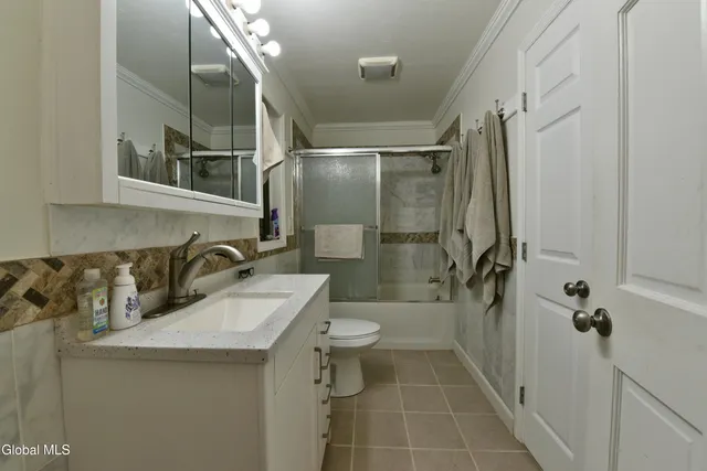 $1,200,000 | 454-456 Vliet St Extension, Cohoes, NY 12047