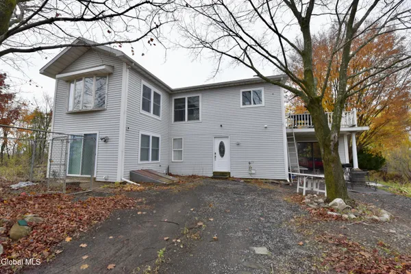 $1,200,000 | 454-456 Vliet St Extension, Colonie, NY 12047