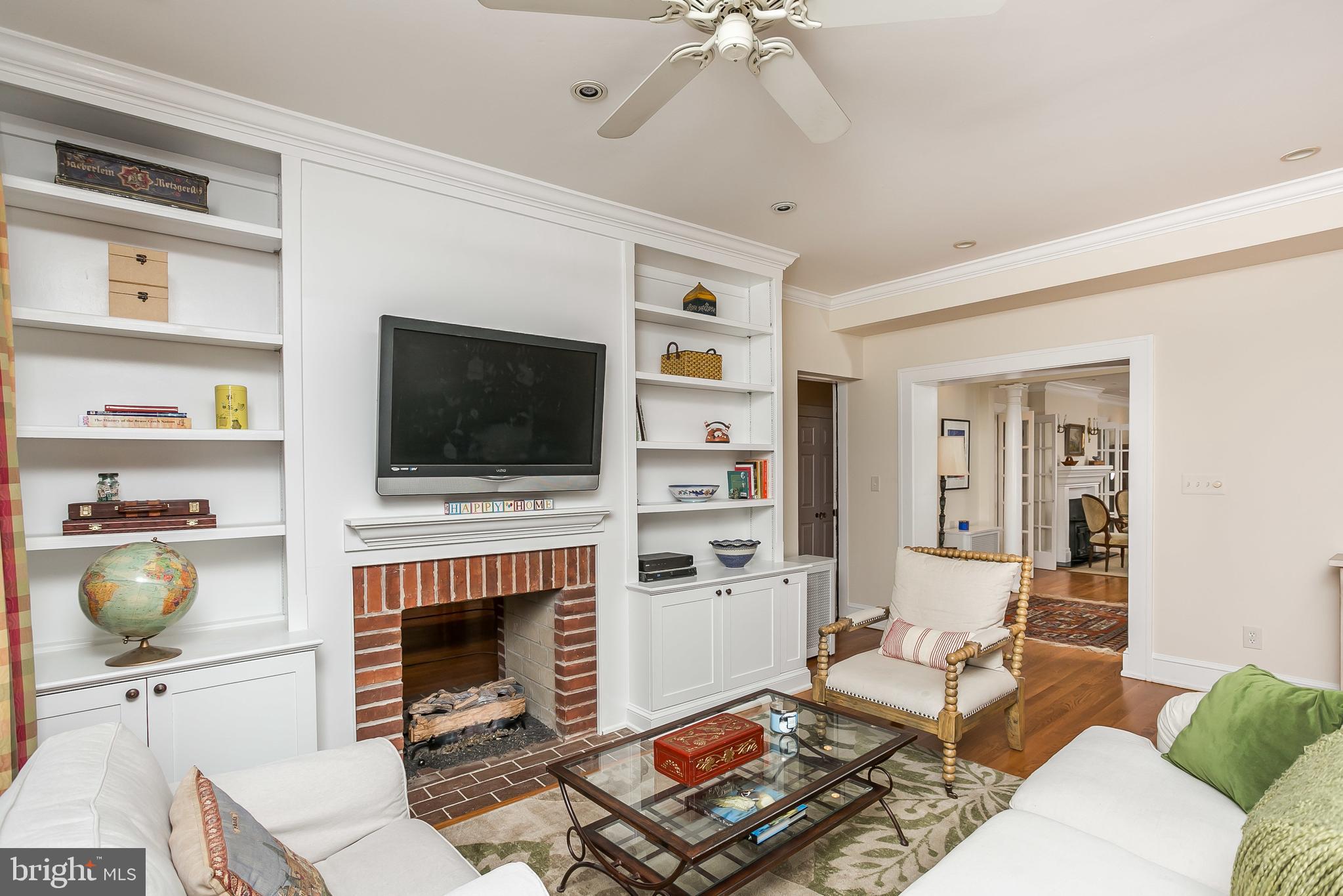 6407 Pinehurst Road Baltimore, MD 21212 - Photo 12 of 50 FR w/gas fireplace, recessed lights, built ins