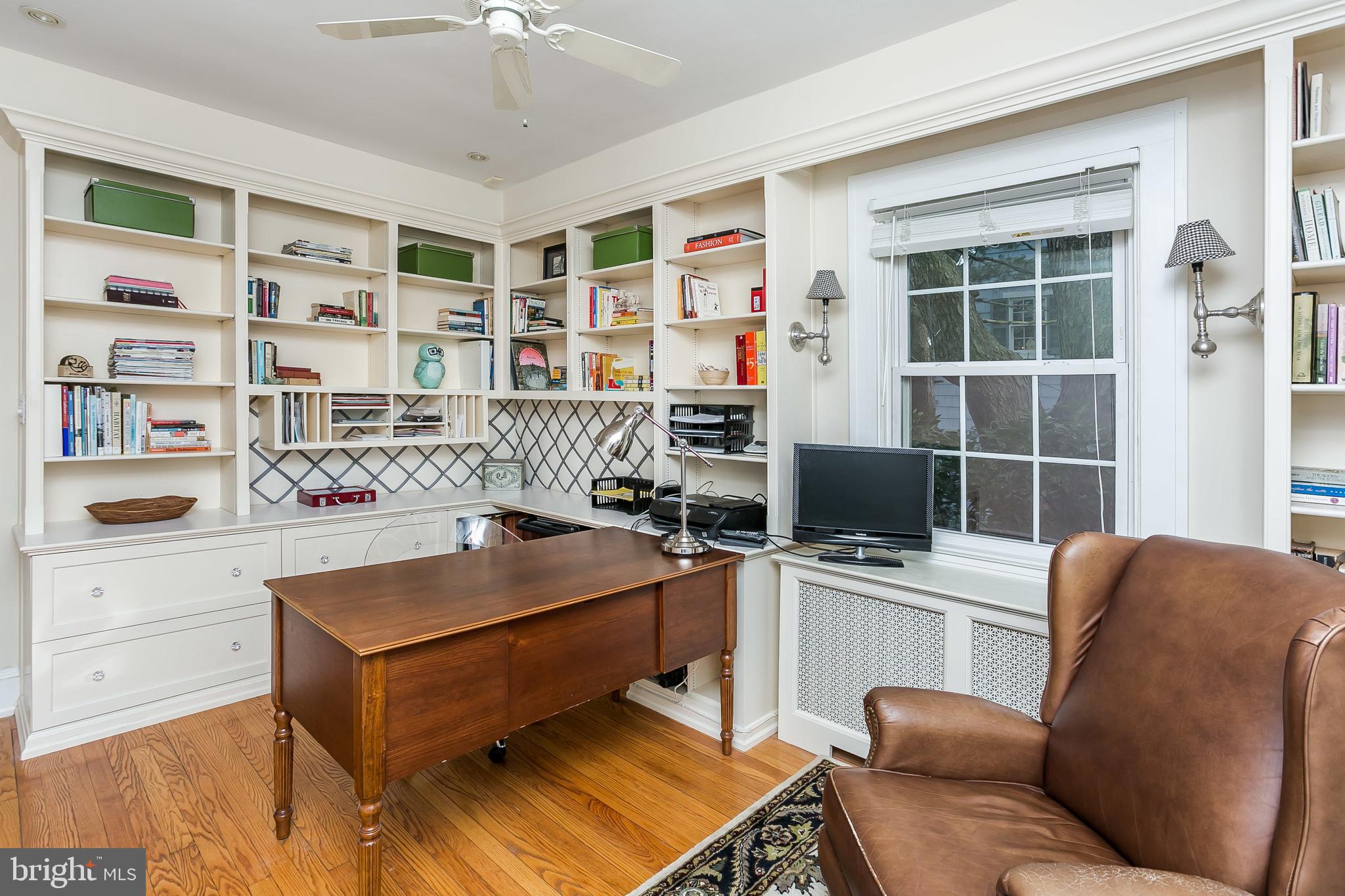6407 Pinehurst Road Baltimore, MD 21212 - Photo 26 of 50 More built-ins, under cabinet & recessed lights