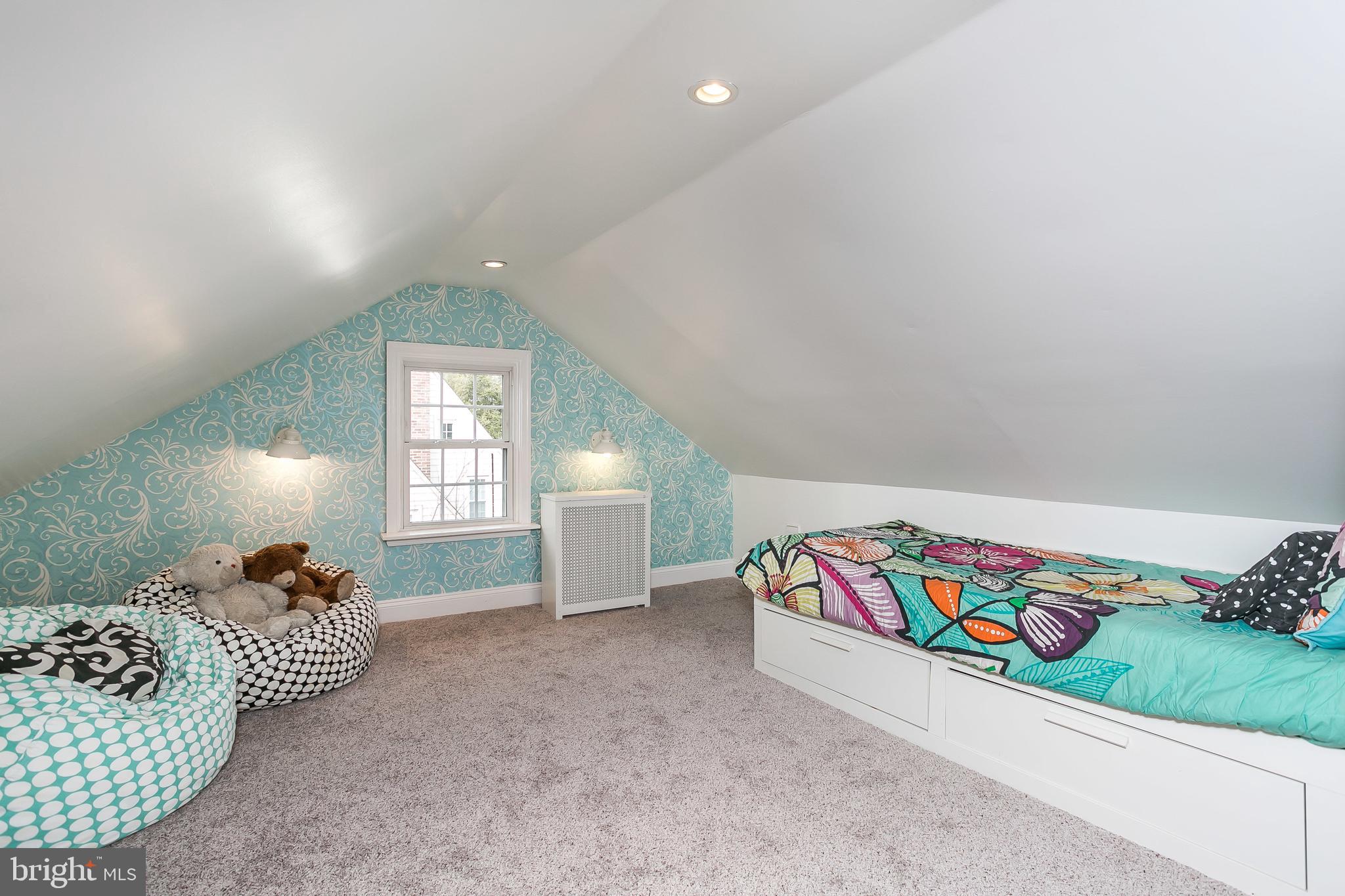 6407 Pinehurst Road Baltimore, MD 21212 - Photo 38 of 50 Recessed lights and new carpet