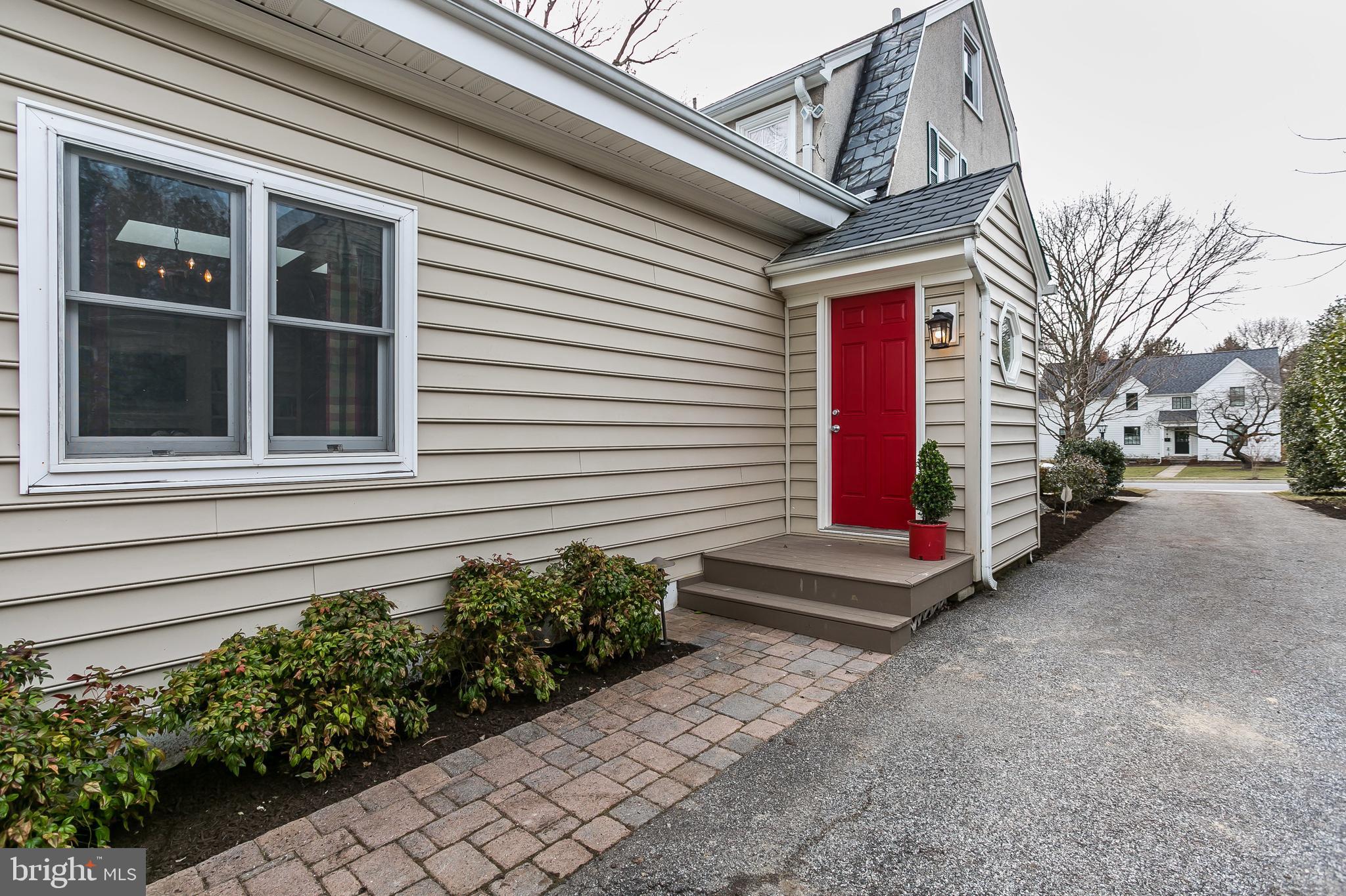 6407 Pinehurst Road Baltimore, MD 21212 - Photo 43 of 50 Easy access to kitchen from driveway