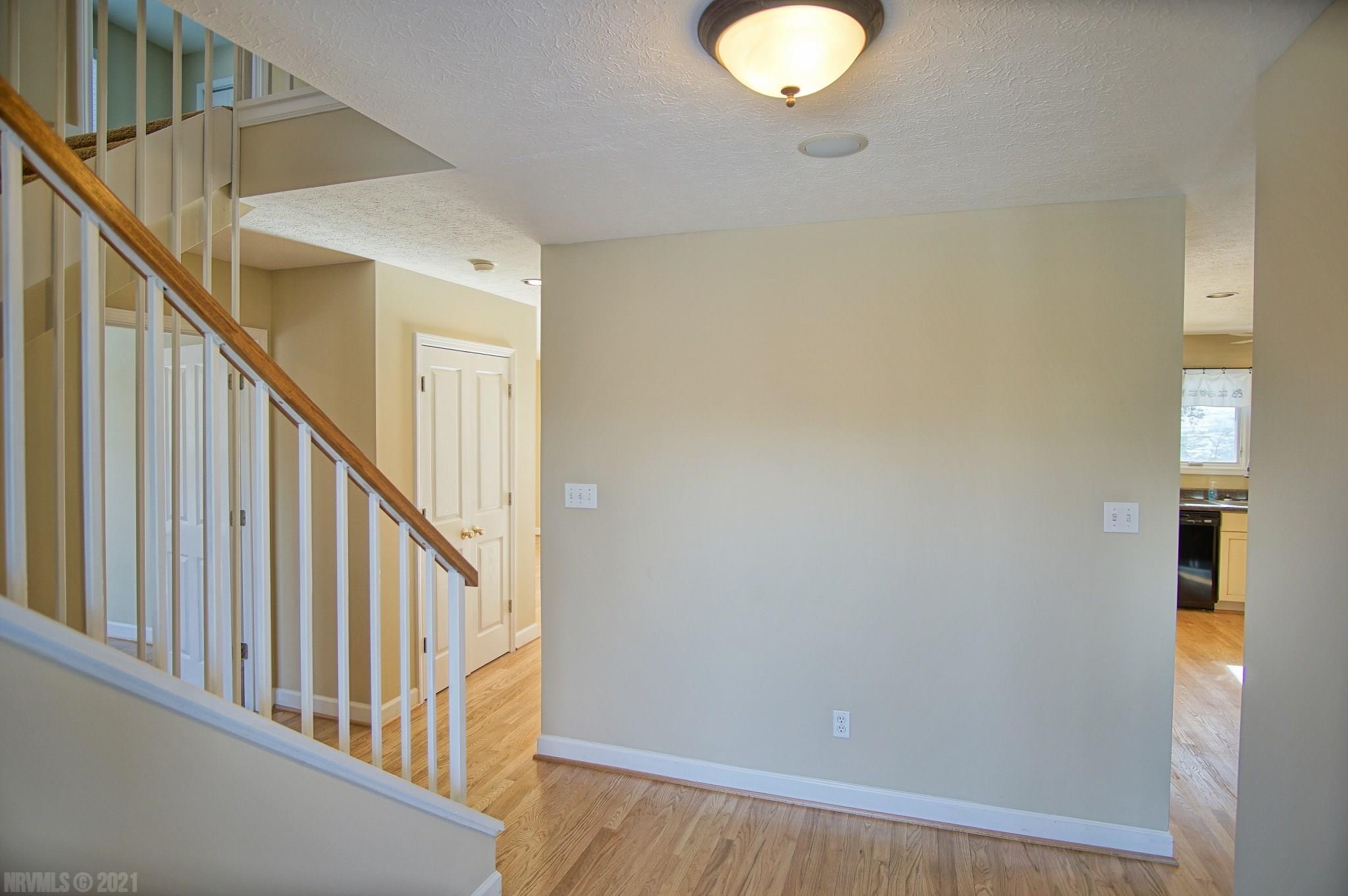 927 Redbud Road Blacksburg, VA 24060 - Photo 3 of 51 Gallery Image 3