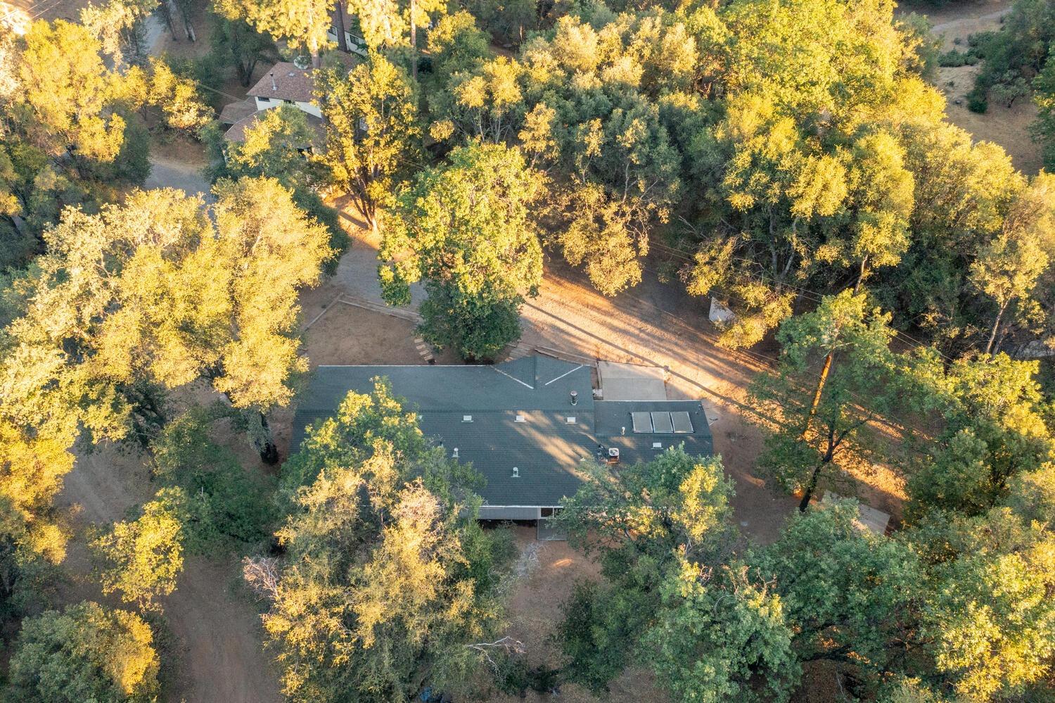 51202 Rusty Lane Oakhurst, CA 93644 - Photo 25 of 27 a view of building
