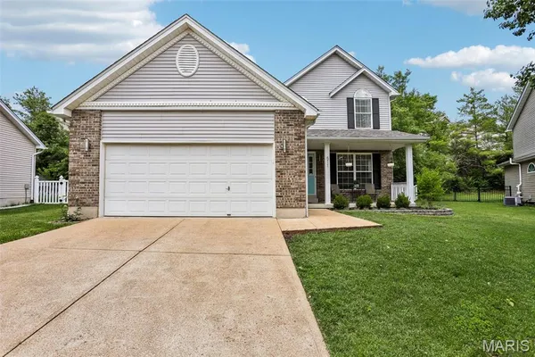 $385,000 | 511 Winter Garden Drive, Fenton, MO 63026
