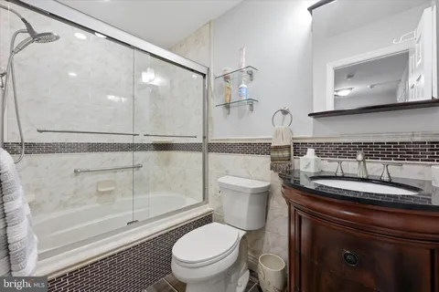 $709,000 | 1 Yardley Court, Mount Laurel, NJ 08054