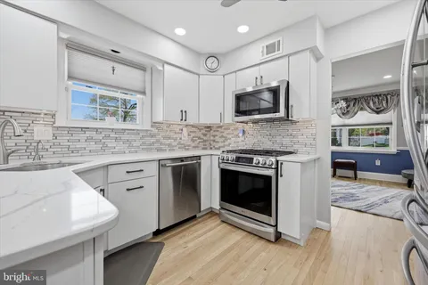 $709,000 | 1 Yardley Court, Mount Laurel, NJ 08054