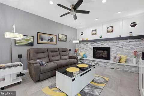 $709,000 | 1 Yardley Court, Mount Laurel, NJ 08054