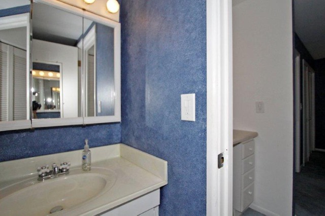 1301 South Finley Road, Unit 211 Lombard, IL 60148 - Photo 15 of 21