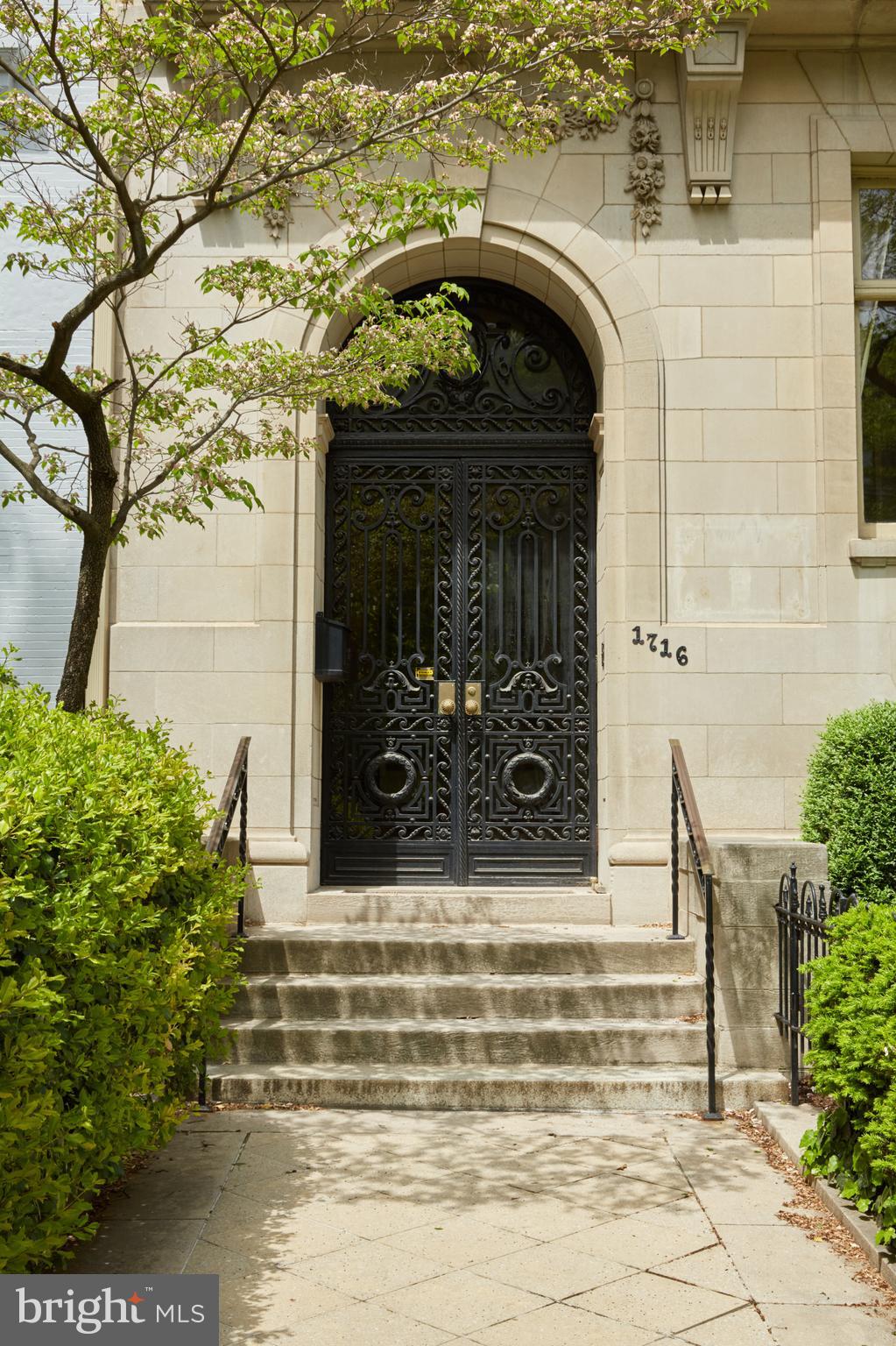 1716 New Hampshire Avenue Northwest Washington, DC 20009 - Photo 9 of 27