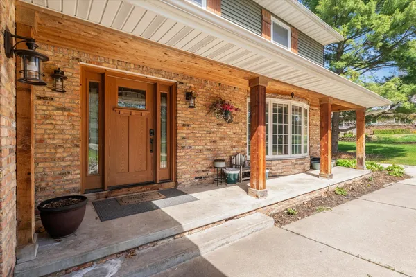 $350,000 | 119 Sherwood Drive, Geneseo, IL 61254