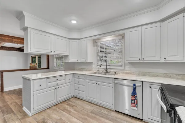 $350,000 | 119 Sherwood Drive, Geneseo, IL 61254