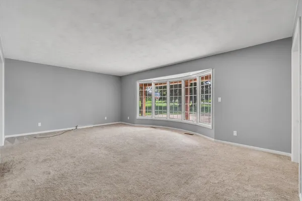 $350,000 | 119 Sherwood Drive, Geneseo, IL 61254