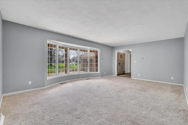 $350,000 | 119 Sherwood Drive, Geneseo, IL 61254