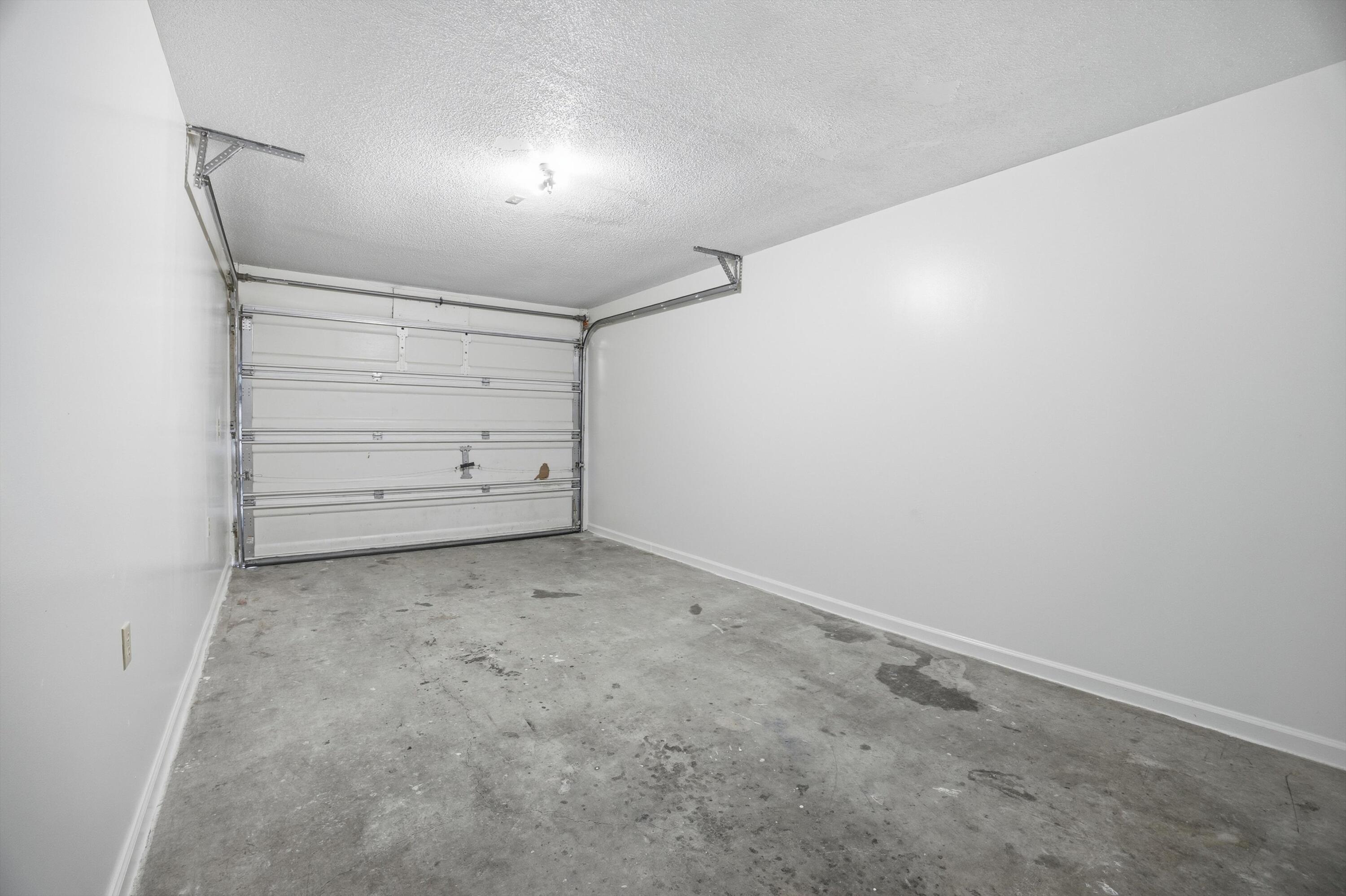 8498 Shawn Ridge Road Harrison, TN 37341 - Photo 39 of 59 Garage