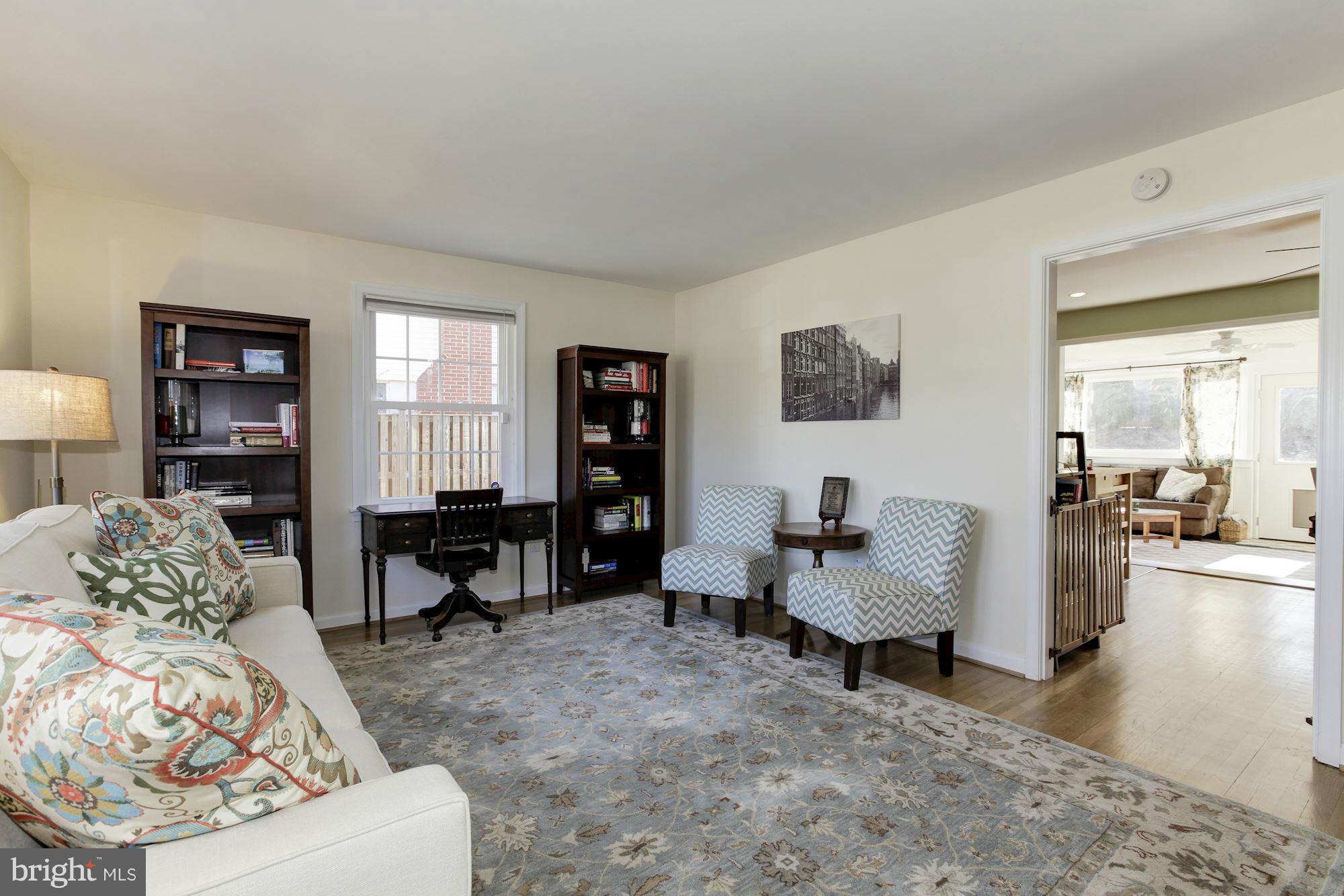 809 Burdette Road Rockville, MD 20851 - Photo 5 of 30 Living Room