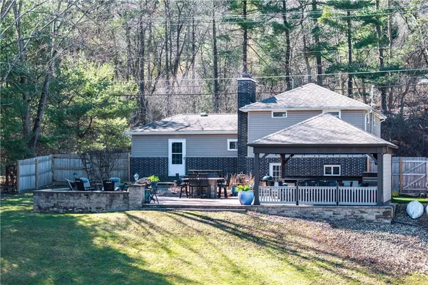 $350,000 | 469 Mars Valencia Road, Valencia, PA 16059