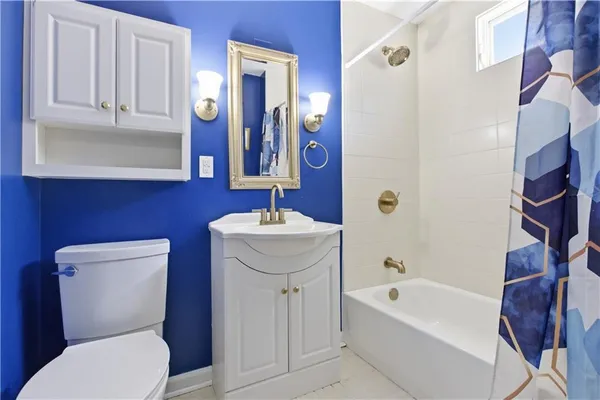 $350,000 | 469 Mars Valencia Road, Valencia, PA 16059