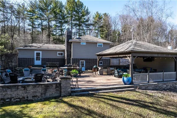 $350,000 | 469 Mars Valencia Road, Valencia, PA 16059