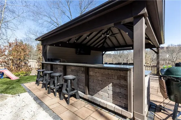 $350,000 | 469 Mars Valencia Road, Valencia, PA 16059
