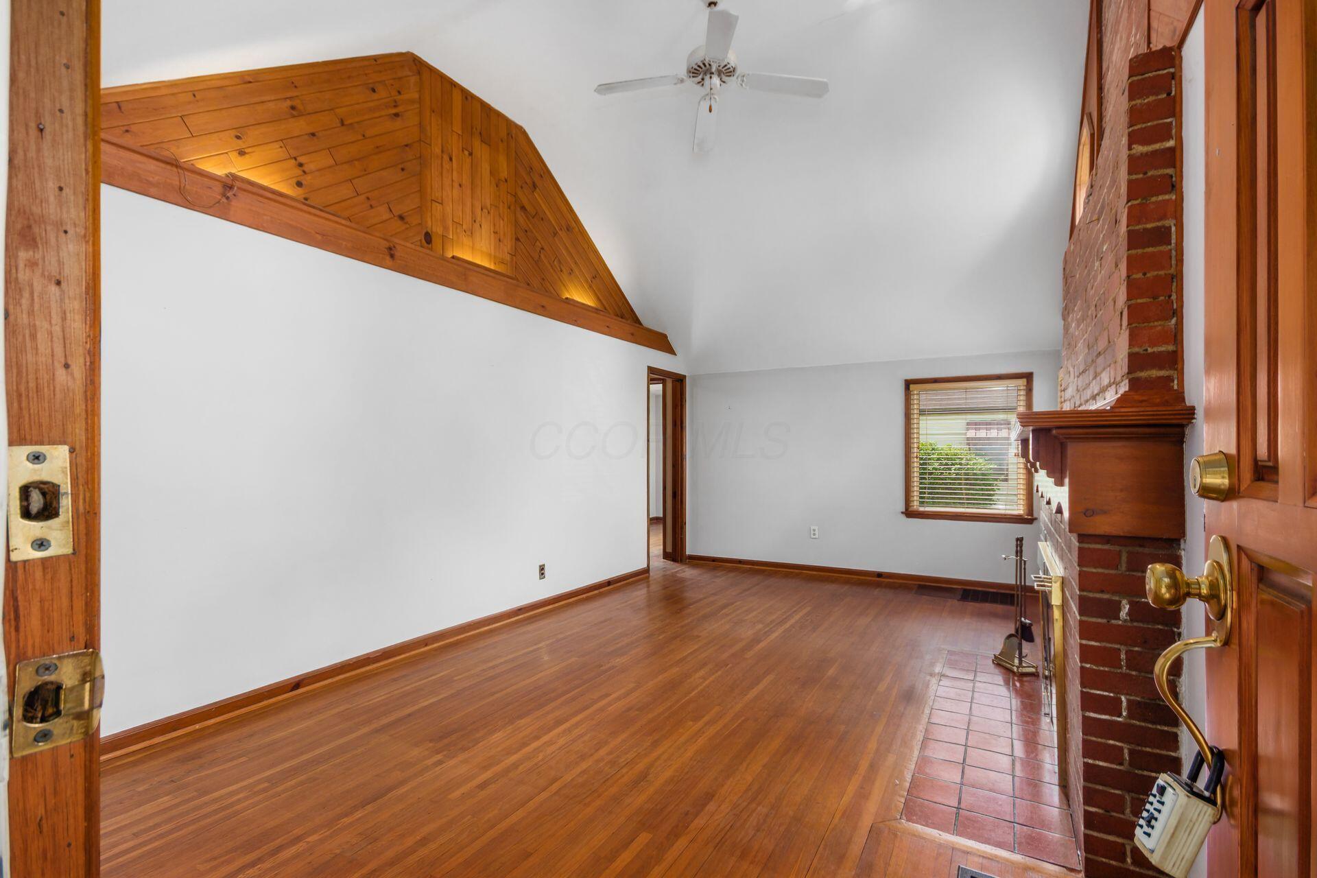 343 Wetmore Road Columbus, OH 43214 - Photo 3 of 45 Main Living Room w/vaulted ceiling. This is the original Living RM to the house.