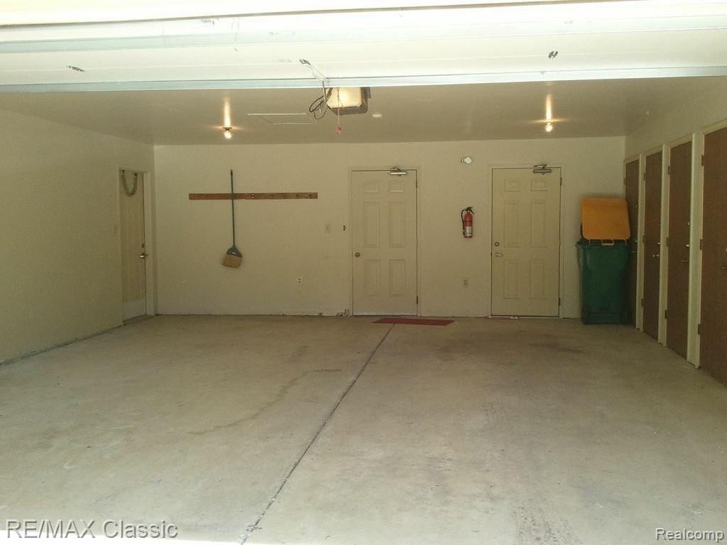 28345 Nieman Road New Boston, MI 48164 - Photo 16 of 19 GARAGE 2.jpg