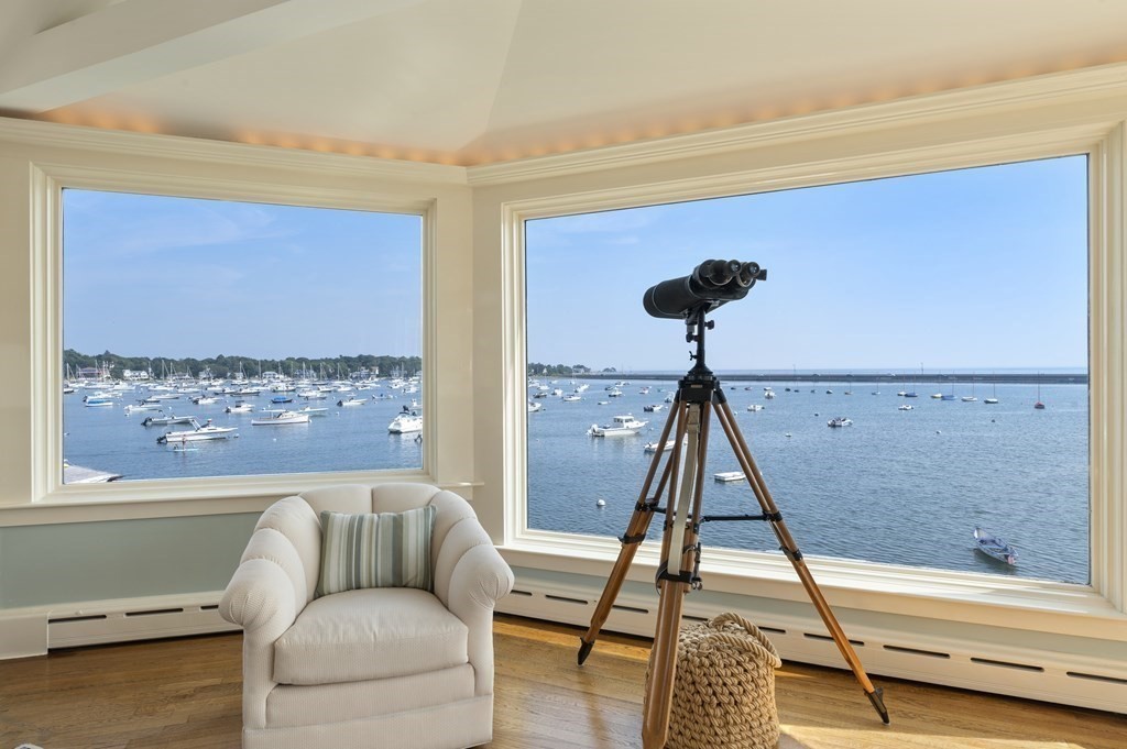 22 Cliff Street Marblehead, MA 01945 - Photo 11 of 37