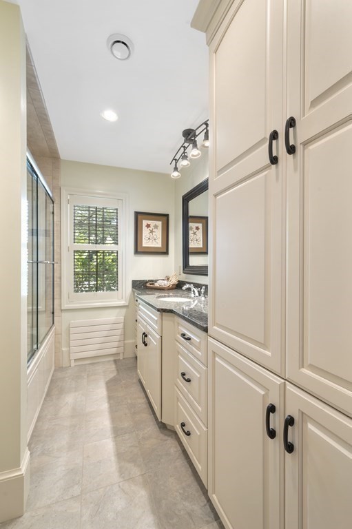 22 Cliff Street Marblehead, MA 01945 - Photo 27 of 37