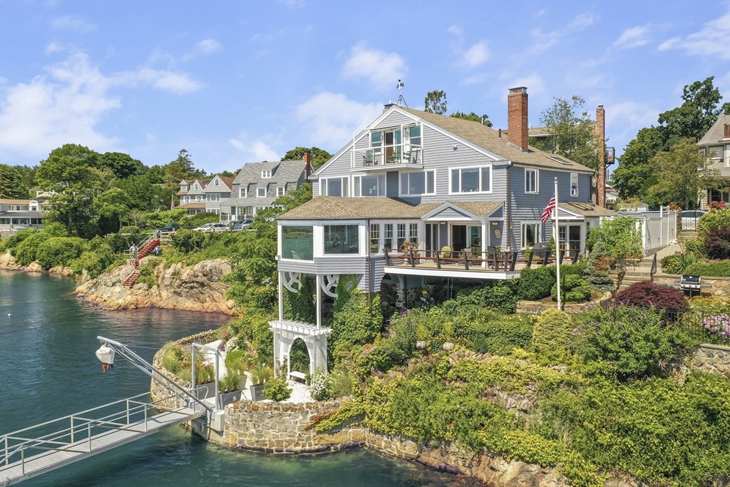 22 Cliff Street Marblehead, MA 01945 - Photo 4 of 37