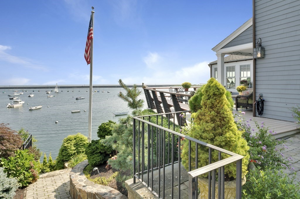 22 Cliff Street Marblehead, MA 01945 - Photo 5 of 37