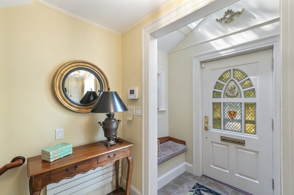 22 Cliff Street Marblehead, MA 01945 - Photo 7 of 37