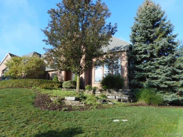 653 Langley Road Rochester Hills, MI 48309 - Photo 3 of 75
