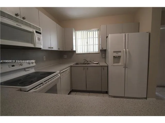 $2,650 | 6761 Northwest 182nd Street, Unit 104, Hialeah, FL 33015