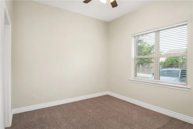 $1,325 | 218 Sterling Street, Unit NO BALCONY, College Station, TX 77840