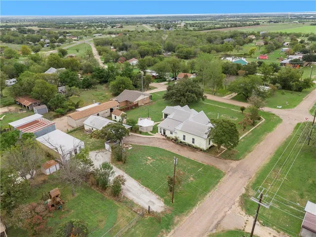 $399,900 | 367 Illinois Avenue, China Spring, TX 76633