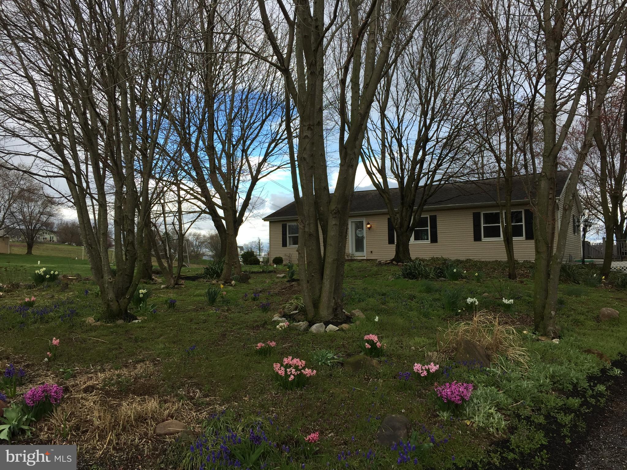 2327 Meadow View Road Manheim, PA 17545 - Photo 1 of 35