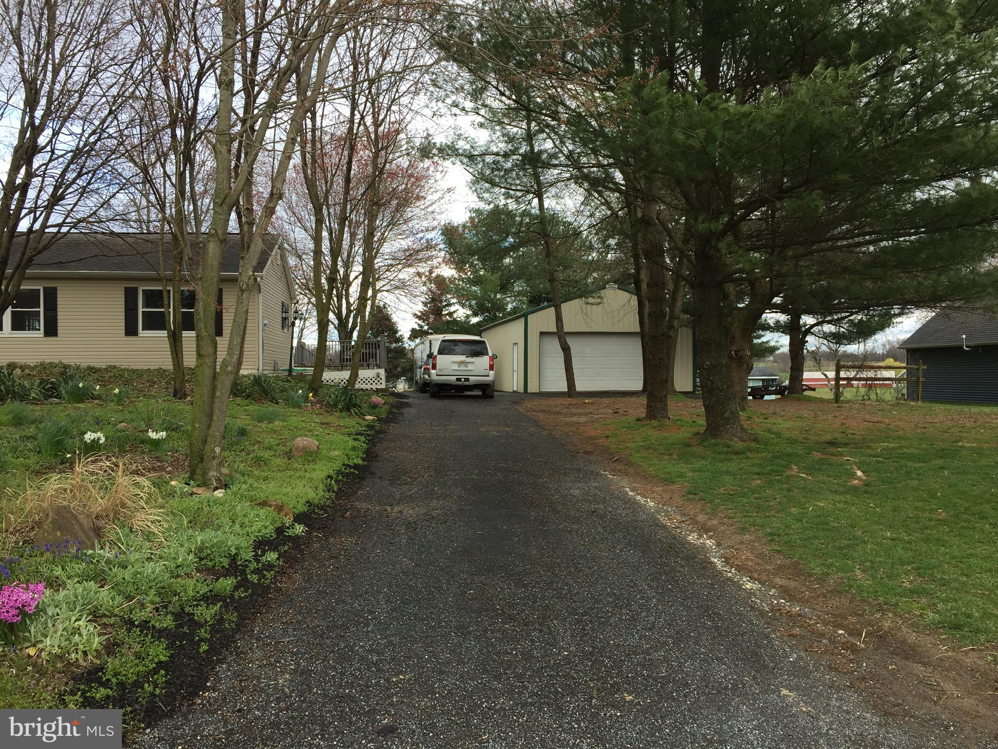 2327 Meadow View Road Manheim, PA 17545 - Photo 3 of 35