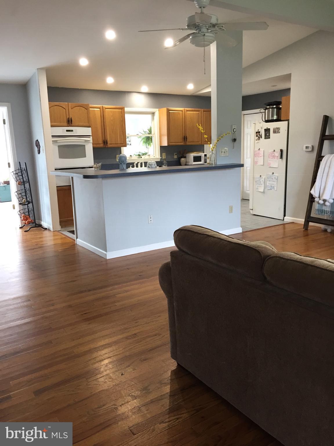 2327 Meadow View Road Manheim, PA 17545 - Photo 7 of 35